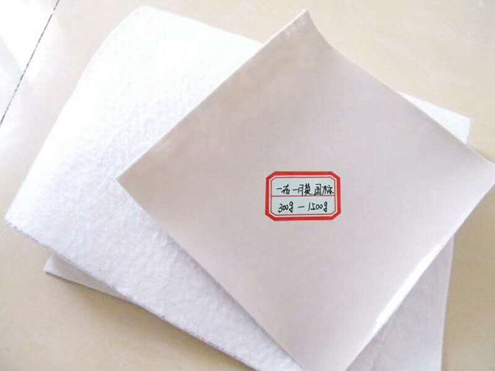 簡(jiǎn)介復(fù)合土工膜